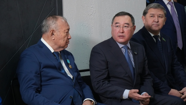 Аким Алматинской области посетил телеканал Qonaev Media