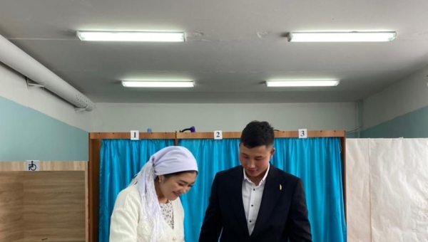 Самар ауданында жас жұбайлар сайлау күні шаңырақ көтерді